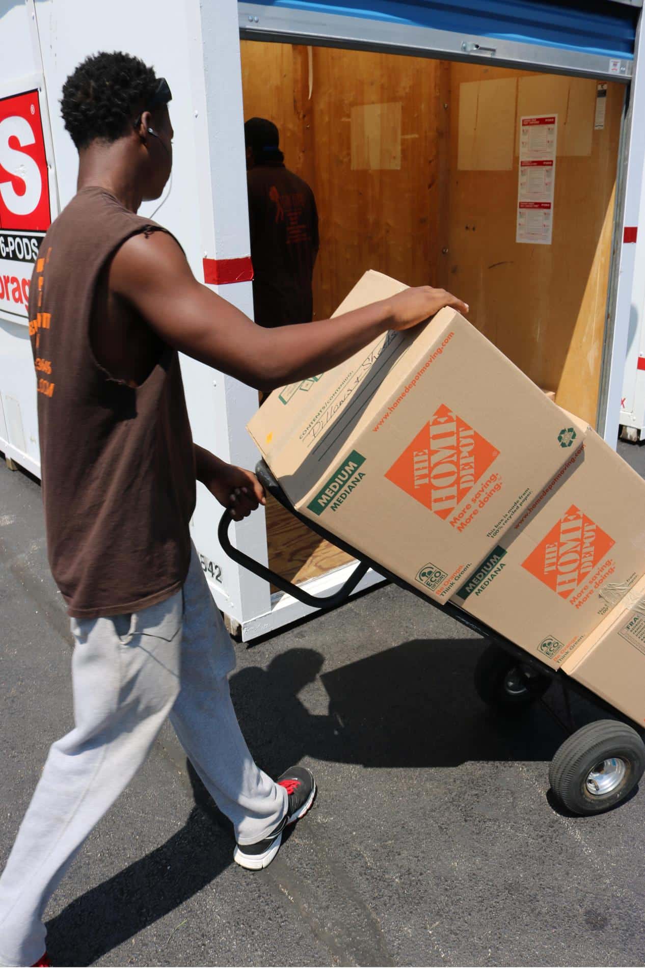 Topnotch Furniture Delivery In Bartlett Bartlett's finest furniture delivery service
